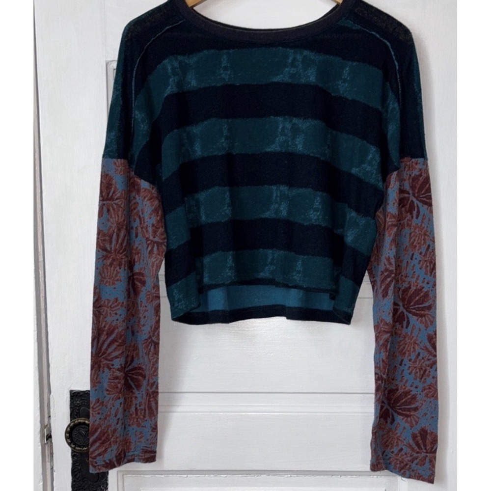 WE THE FREE BY FREE PEOPLE JAMIE CROPPED LONG SLEEVE TEE GREEN BLACK MAUVE MED - Picture 9 of 13